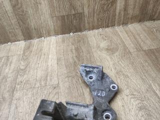 кронштейн генератора Renault Logan 2 поколение [рестайлинг] 2018, 1.6 л., H4M 738, бензин, МКПП, седан, 117102094R