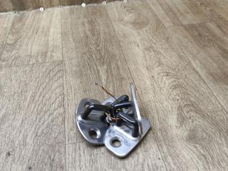 ответная часть (скоба) замка двери Volkswagen Jetta 4 поколение 2003, 2.0 л., BEV, бензин, МКПП, седан, 3B0837033AA