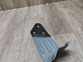 крепление ( кронштейн ) крыла Lada Vesta 1 поколение 2021, 1.6 л., бензин, МКПП, универсал