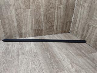 молдинг стекла Lada Vesta 1 поколение 2021, 1.6 л., бензин, МКПП, универсал, 8450007727