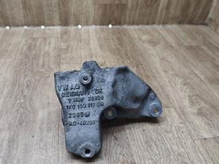 кронштейн двигателя Volkswagen Golf 6 поколение 2010, 1.6 л., CAYC, дизель, МКПП, универсал, 1K0199117BM