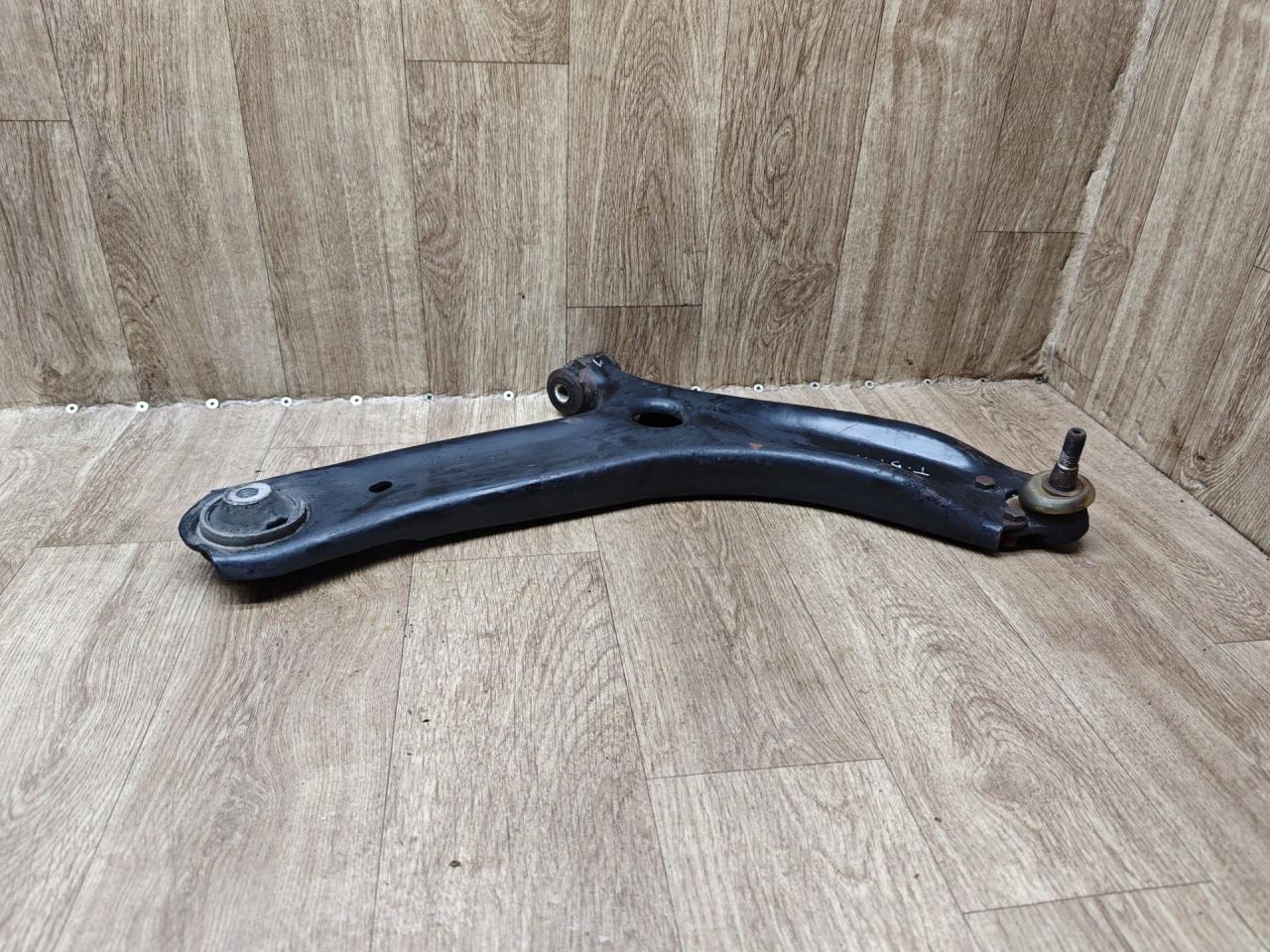 рычаг передний правый Lada Vesta 1 поколение 2019, 1.6 л., бензин, МКПП, седан, 6735A109 - фото №1