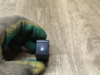 кнопка открытия лючка топливного бака Volkswagen Jetta 4 поколение 2003, 2.0 л., BEV, бензин, МКПП, седан, 1J0959833A