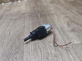 Датчик педали тормоза (лягушка) Renault Logan 2 поколение [рестайлинг] 2018, 1.6 л., K7M 812, бензин, МКПП, седан, 253206170R