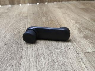 ручка стеклоподъемника Renault Sandero 2 поколение 2015, 1.2 л., D4F 732, бензин, МКПП, хетчбэк 5 дв.