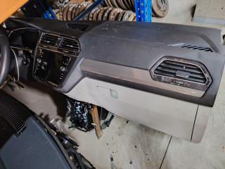 панель передняя салона (торпедо) Volkswagen Tiguan Allspace 1 поколение [рестайлинг] 2023, 2.0 л., бензин, АКПП, синий, внедорожник 5 дв., полный привод