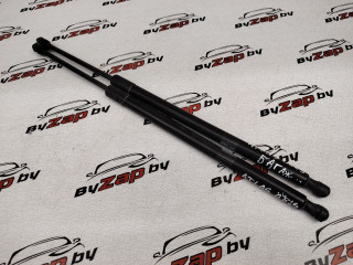 амортизатор крышки багажника (3-5 двери) Volkswagen Atlas 1 поколение 2018, 2.0 л., бензин, АКПП, черный, внедорожник 5 дв., полный привод, 3CN827550