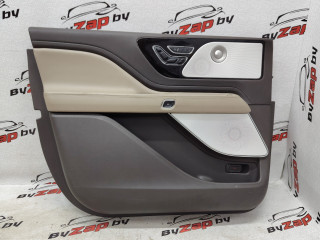 обшивка двери передняя левая Lincoln Aviator 2 поколение 2020, 3.0 л., бензин, АКПП, белый, внедорожник 5 дв., полный привод