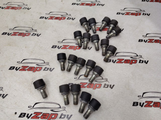 болт колесный Volkswagen Atlas 1 поколение 2018, 2.0 л., бензин, АКПП, черный, внедорожник 5 дв., полный привод