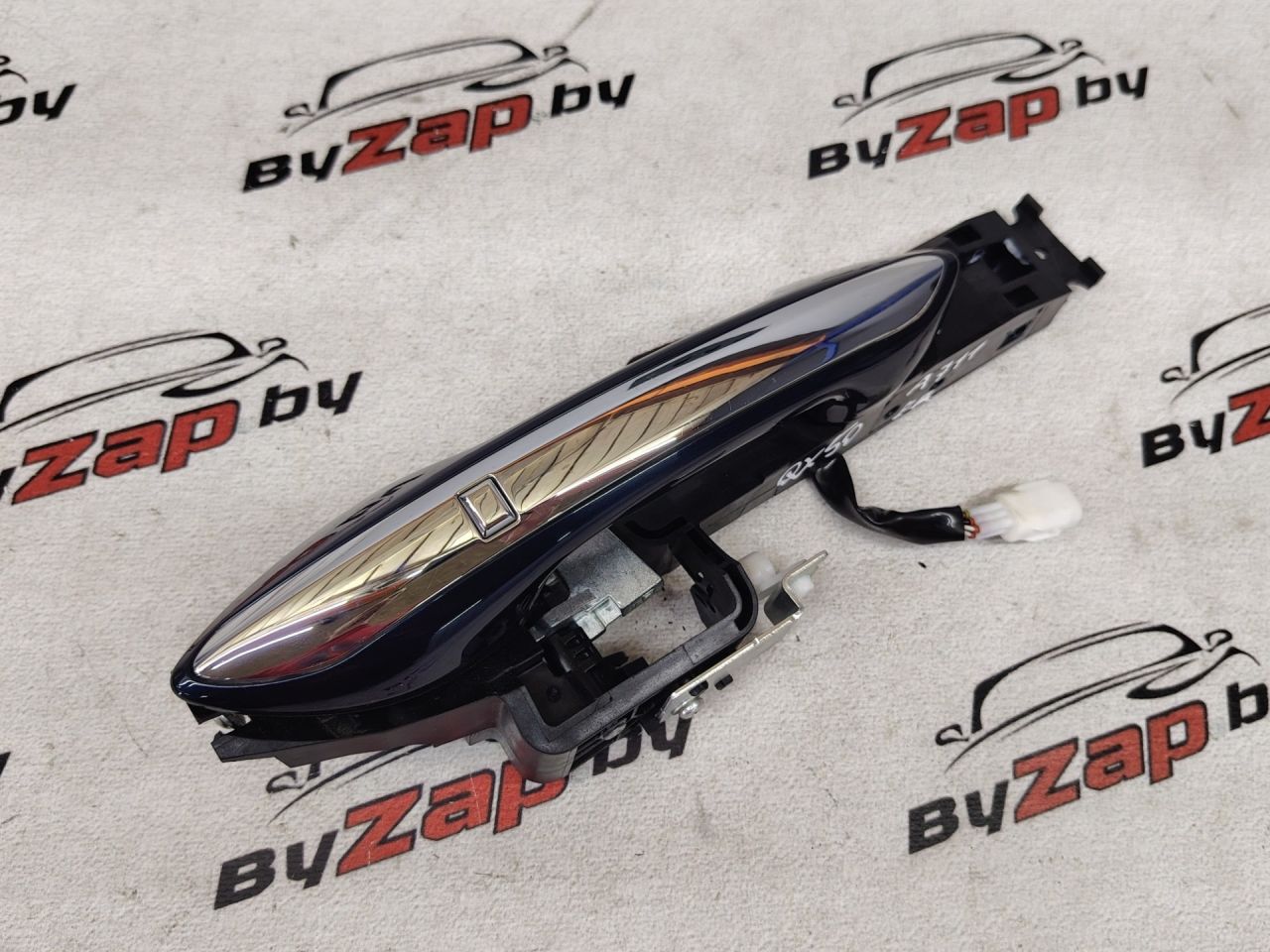 ручка наружная Infiniti QX50 P71A J55 2020, 2.0 л., бензин, АКПП, синий, внедорожник 5 дв., полный привод - фото №1