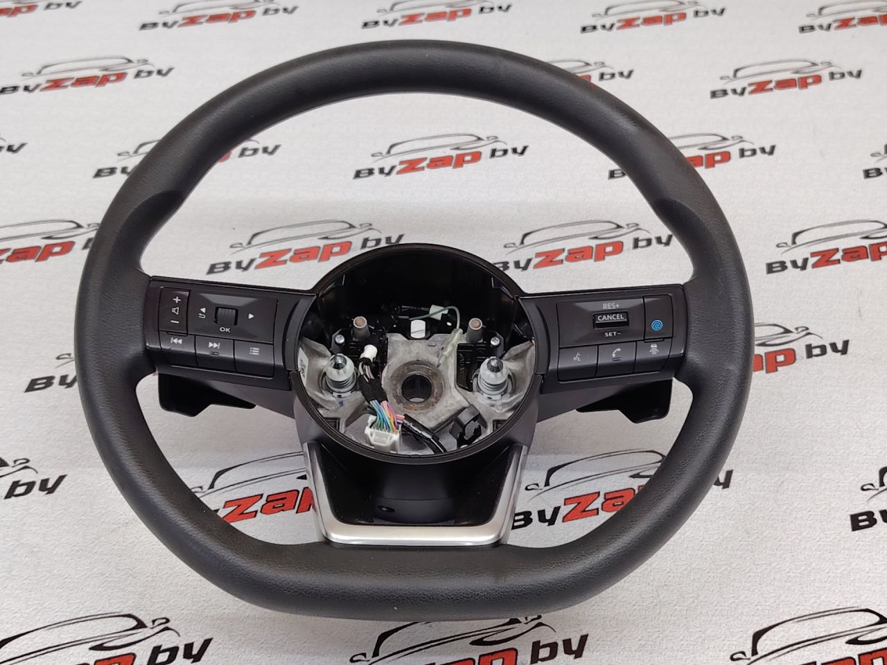 руль Nissan Rogue T33 2022, 2.5 л., бензин, АКПП, белый, передний привод - фото №1