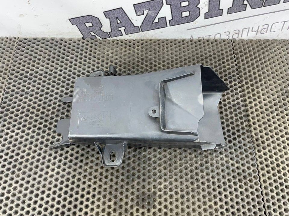 воздуховод (дефлектор) радиатора BMW 5 серия F07/F10/F11 F11 2010, 3.0 л., N57 D30 A, дизель, АКПП, универсал, 51747200798 - фото №1