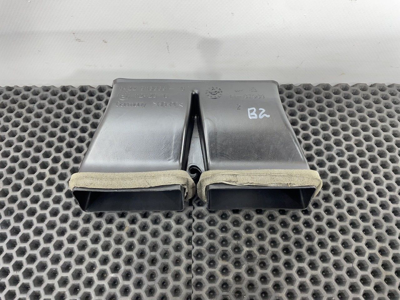 воздуховод BMW 5 серия F07/F10/F11 F11 2010, 3.0 л., N57 D30 A, дизель, АКПП, универсал, 64229113859 - фото №1