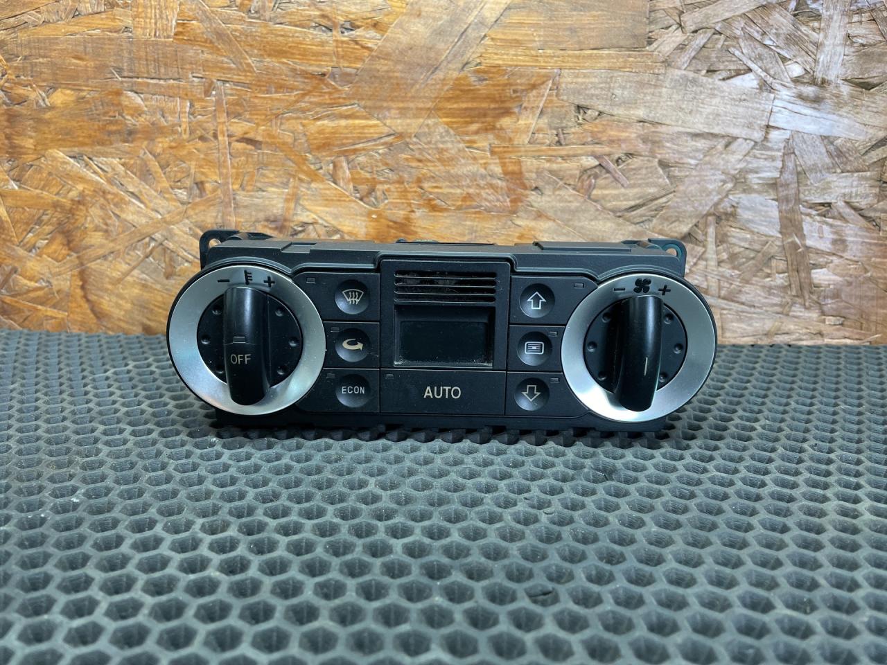 блок управления печки / климат-контроля Audi TT 8N 1999, 1.8 л., APX, бензин, МКПП, купе - фото №1