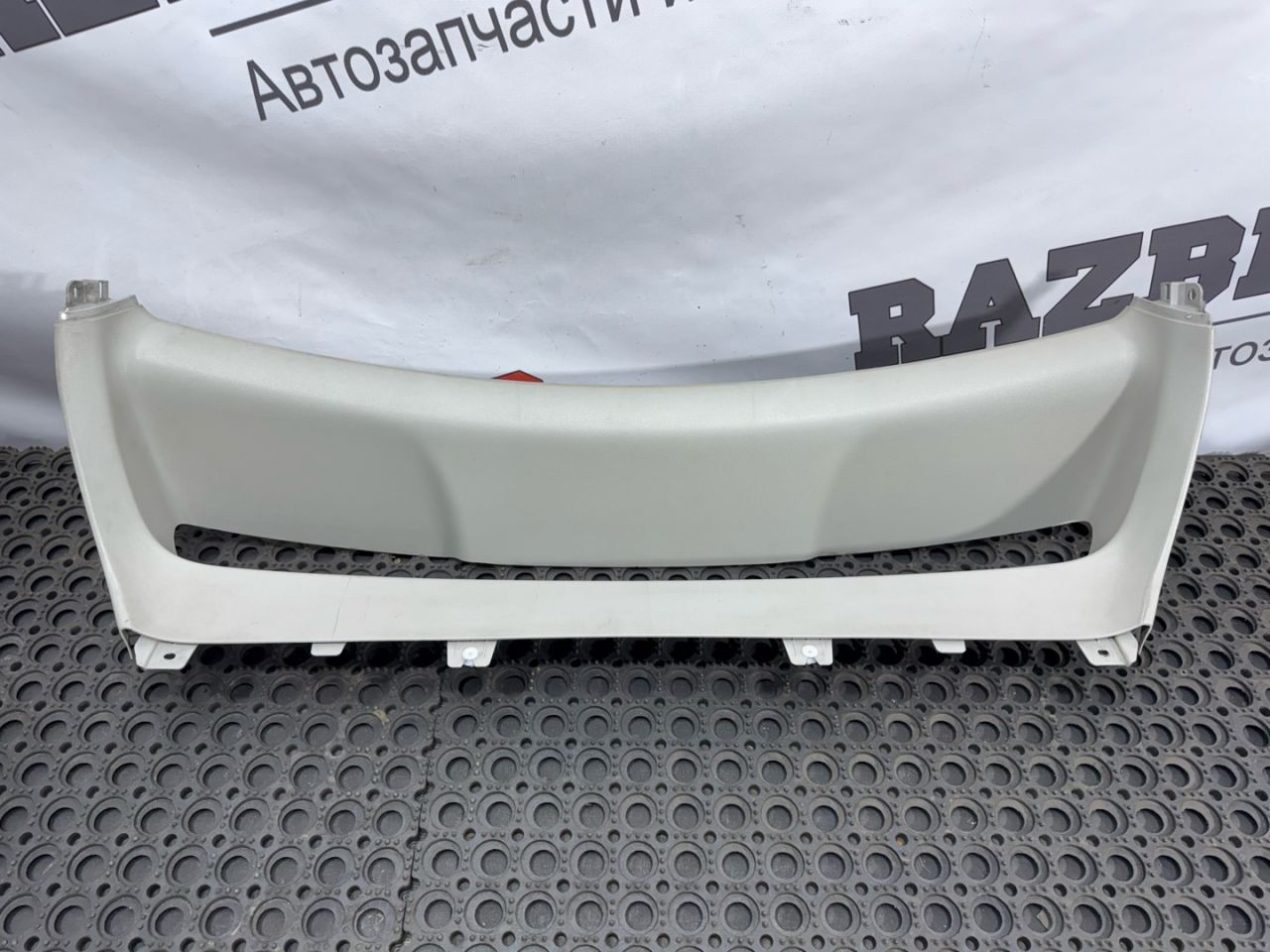 накладка двери (крышки) багажника Mercedes-Benz C-Класс W203/S203/CL203 CL203.747 2001, 2.3 л., M 111.981, бензин, АКПП, 345, купе, задний привод, A2037401770 - фото №1
