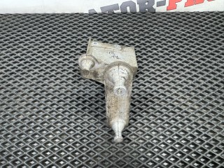 Кронштейн блока ABS Mercedes-Benz C-Класс W203/S203/CL203 CL203.747 2001, 2.3 л., M 111.981, бензин, АКПП, 345, купе, задний привод, A2034310240