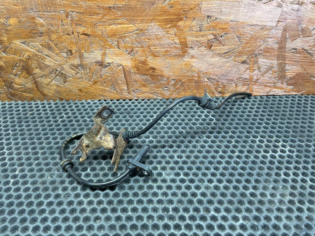датчик ABS Mercedes-Benz E-Класс W211/S211 2005, 3.0 л., M 272.944, бензин, АКПП, универсал, A2115402117, 2115402117 - фото №1