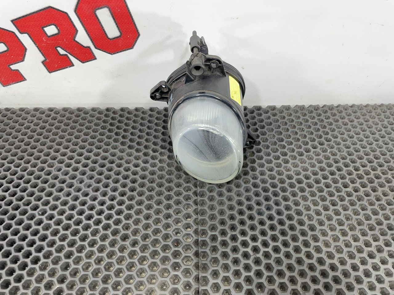 фара противотуманная левая Mercedes-Benz E-Класс W212/S212/C207/A207 W212 2010, 2.1 л., OM 651.925, дизель, 6МКПП, седан, A2128200956 - фото №1