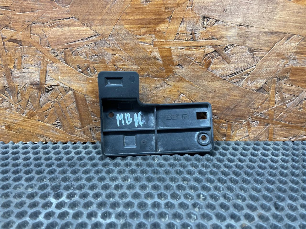 кронштейн реле Mercedes-Benz Vito W639 2008, 2.2 л., OM 646.980, дизель, МКПП, микроавтобус, A6395401373, 6395401373, A6395401373003 - фото №1