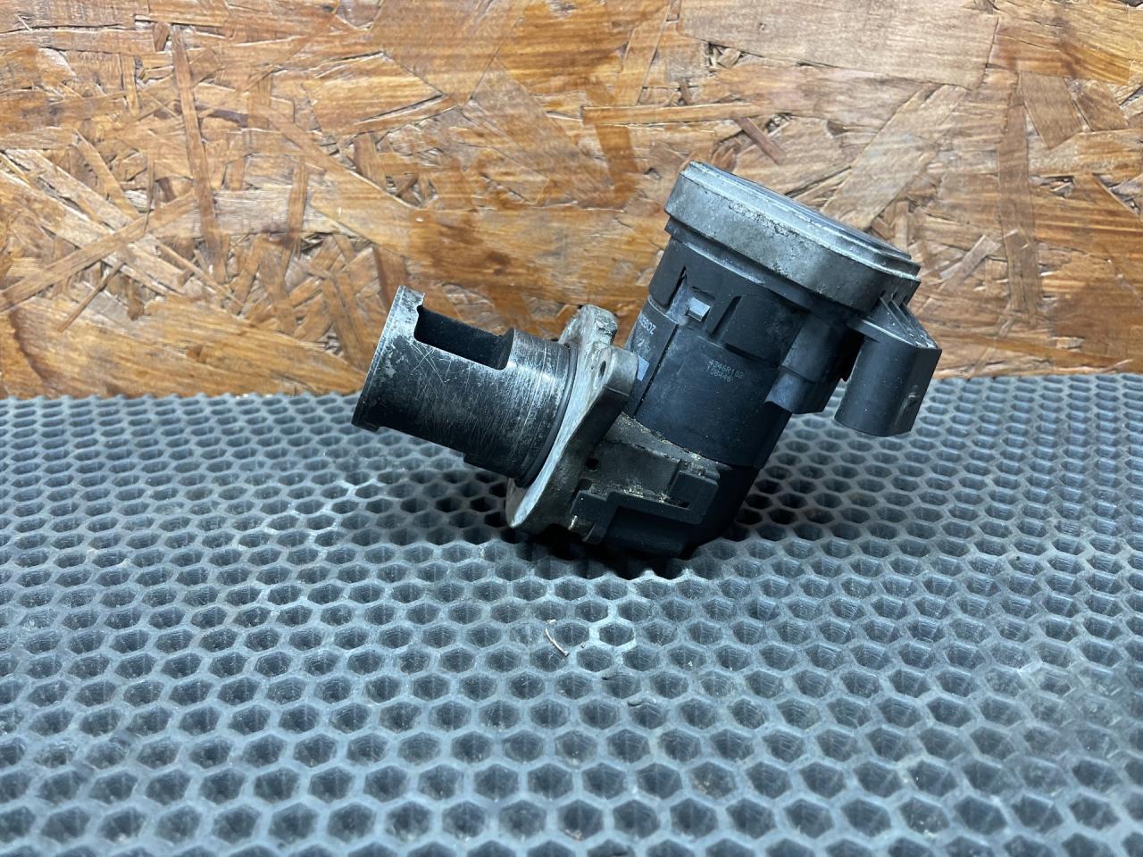 клапан EGR Mercedes-Benz Vito W639 2008, 2.2 л., OM 646.980, дизель, МКПП, микроавтобус, 00005320C5 - фото №1