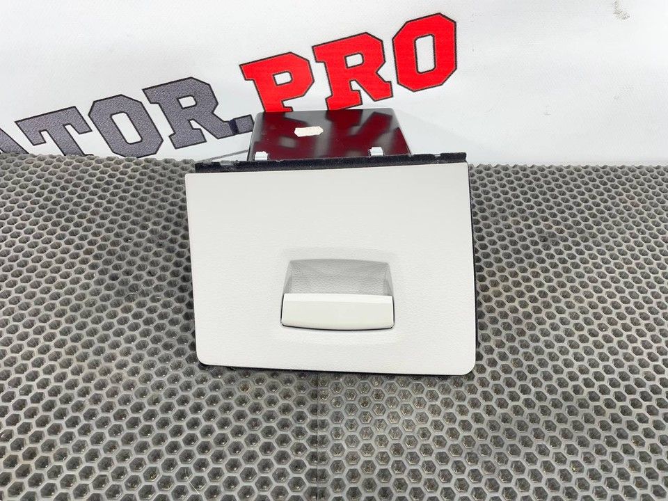 бардачок BMW 5 серия F07/F10/F11 F11 2010, 3.0 л., N57 D30 A, дизель, АКПП, универсал, 51169166696 - фото №1