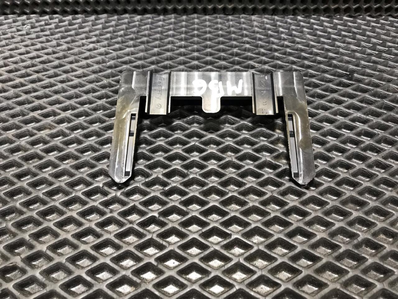 пластик Mercedes-Benz E-Класс W212/S212/C207/A207 W212 2009, 2.1 л., OM 651.924, дизель, 6МКПП, 040, седан, задний привод, правый руль, A2127410032, 2127410032 - фото №1