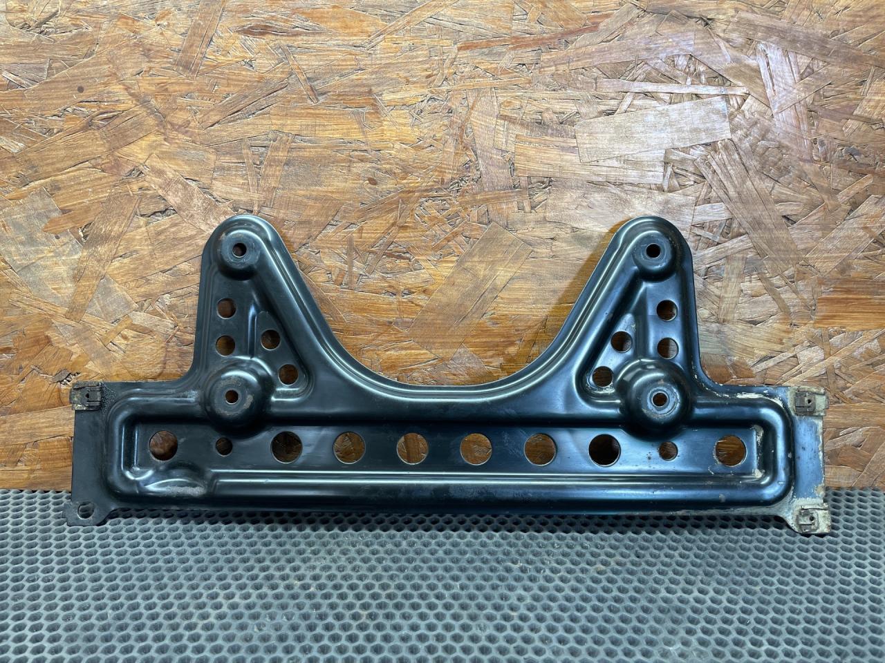 кронштейн КПП Mercedes-Benz E-Класс W211/S211 2005, 3.0 л., M 272.944, бензин, АКПП, универсал - фото №1