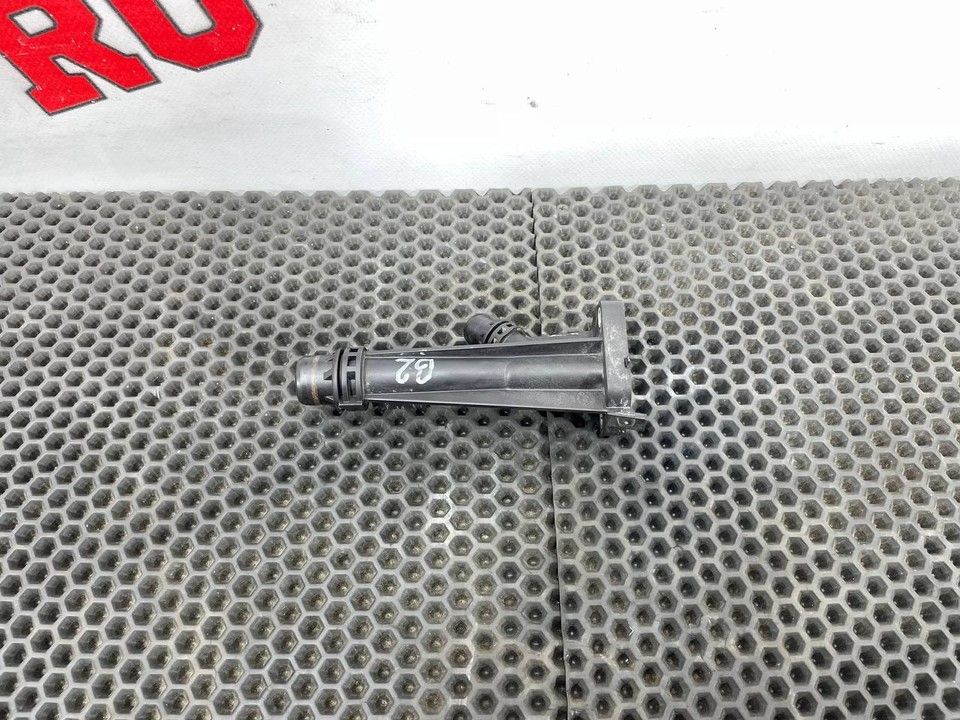 фланец (тройник) системы охлаждения BMW 5 серия F07/F10/F11 F11 2010, 3.0 л., N57 D30 A, дизель, АКПП, универсал, 11117803751 - фото №1