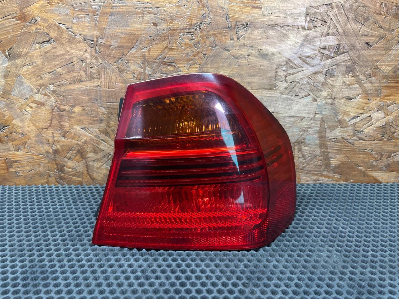 фонарь задний правый BMW 3 серия E90/E91/E92/E93 2006, 2.0 л., N46 B20 B, бензин, МКПП, седан, 63216937458 - фото №1
