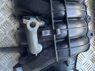 коллектор впускной Suzuki Liana 1 поколение [рестайлинг] 2006, 1.6 л.