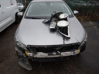 Peugeot 308 2 поколение [рестайлинг]