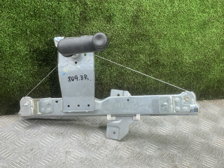 стеклоподъемник задний правый Renault Duster 1 поколение [рестайлинг] 2017, 2.0 л., бензин, МКПП, внедорожник 5 дв., полный привод, 827208112R