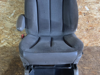 сиденье переднее Chrysler Voyager 4 поколение 2002, 2.4 л., бензин, МКПП, минивэн