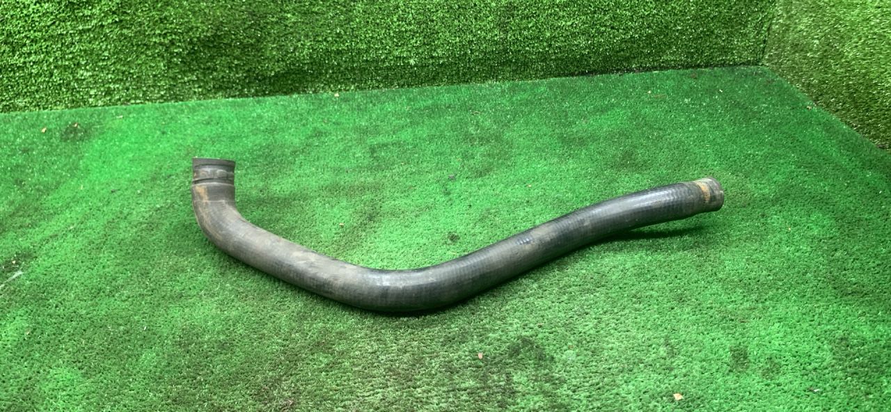 патрубок радиатора Volkswagen Golf 3 поколение 1995, 1.8 л., бензин - фото №1