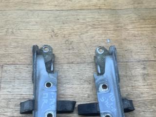 петля капота Mitsubishi Space Wagon 3 поколение (Typ N50) 2000, 2.4 л., бензин, МКПП, минивэн