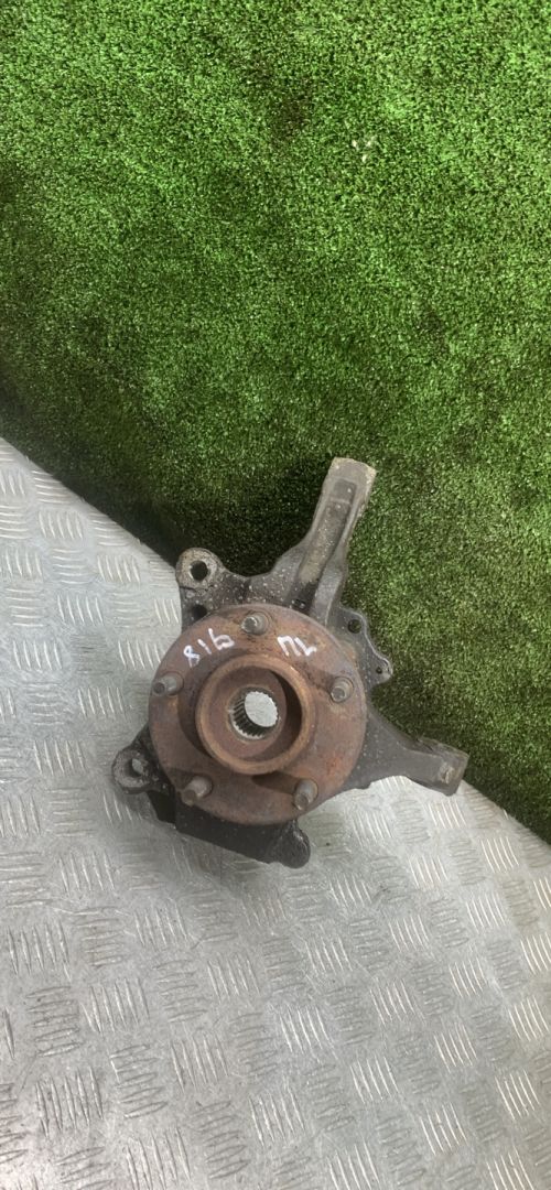 ступица передняя левая Dodge Caravan 4 поколение 2001, 2.4 л., бензин, АКПП, минивэн, 04694949AA - фото №1