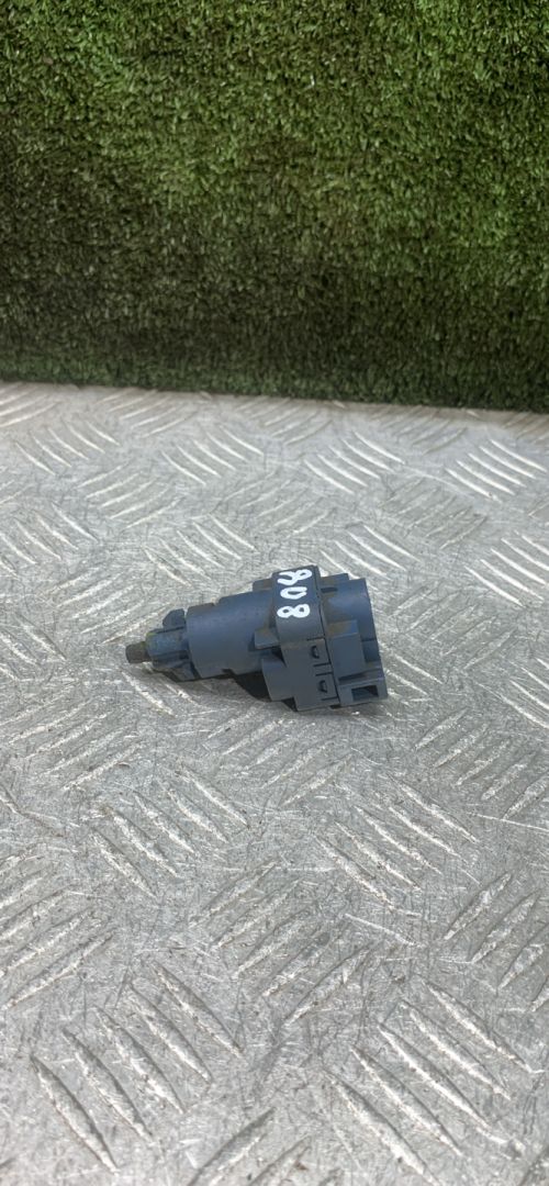 датчик педали сцепления Volkswagen Polo Sedan 1 поколение 2015, 1.6 л., МКПП, седан, 6Q0927189 - фото №1