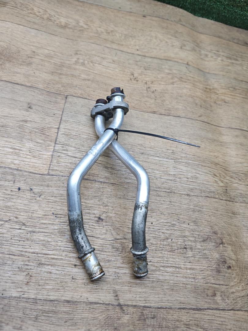 патрубок отопителя (печки) Chrysler Voyager 3 поколение 1997, 2.4 л., бензин, МКПП, минивэн - фото №1