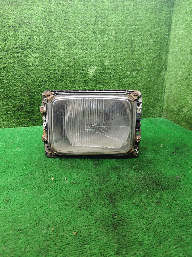 фара левая Mercedes-Benz T1 207-210D W601 1993, 2.3 л., OM 601.940, дизель, МКПП, фургон - фото №1