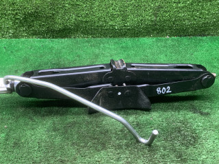 домкрат Lada XRAY 1 поколение 2019, 1.6 л., бензин, МКПП, внедорожник 5 дв., 995504629R