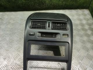 консоль салона Toyota Picnic 1 поколение XM10 2001, 2.2 л., 3C-TE, дизель, МКПП, минивэн, 682118908R, 682116551R