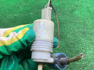 насос (моторчик) омывателя стекла Renault Laguna 1 поколение [рестайлинг] 1998, 1.8 л., бензин, МКПП, хетчбэк 5 дв., 333955651