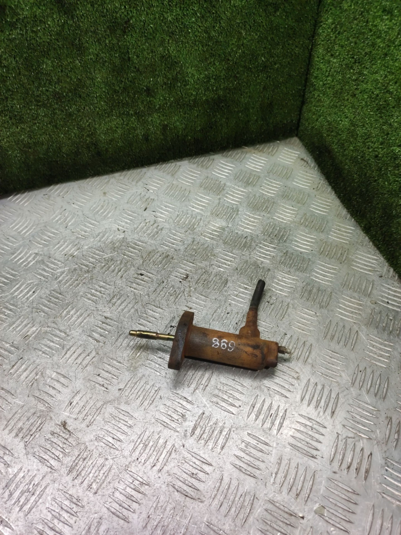 цилиндр сцепления рабочий Mercedes-Benz T1 207-210D W601 1993, 2.3 л., OM 601.940, дизель, МКПП, фургон - фото №1