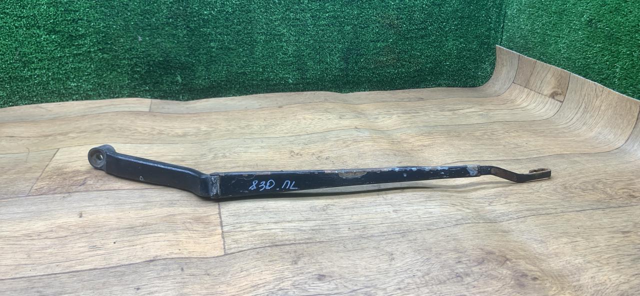 щеткодержатель (поводок стеклоочистителя, дворник) Toyota Carina E 1 поколение T190 1998, 2.0 л., 2C-TE, дизель, МКПП, универсал - фото №1