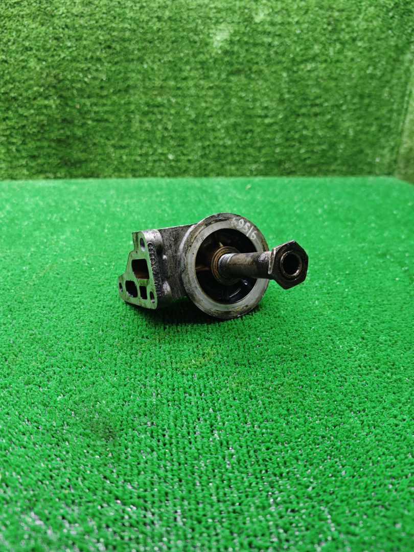 корпус масляного фильтра Volkswagen Passat B4 1995, 2.0 л., бензин, МКПП, 066115417R - фото №1