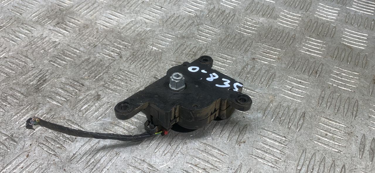 моторчик заслонки печки Chrysler Voyager 3 поколение 1999, 2.5 л., дизель, МКПП, минивэн - фото №1