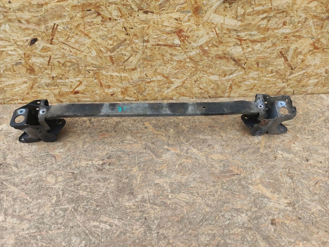 усилитель бампера заднего Renault Laguna 2 поколение 2002, 1.9 л., DCi, дизель, 6МКПП, хетчбэк 5 дв. - фото №1