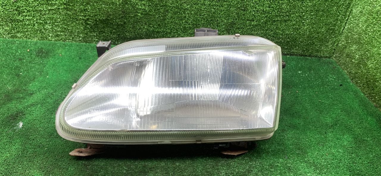фара левая Renault Scenic 1 поколение 1999, 1.9 л., дизель, МКПП, минивэн - фото №1