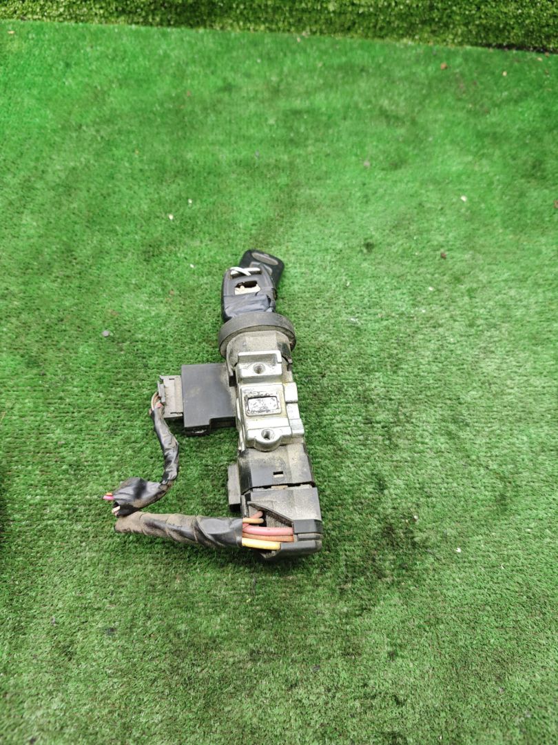 замок зажигания Opel Sintra 1 поколение 1998, 2.2 л., X 22 XE, бензин, МКПП, минивэн - фото №1