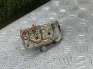 замок двери задней левой Toyota Avensis 1 поколение (T220) 1999, 2.0 л., дизель, МКПП, хетчбэк 5 дв.